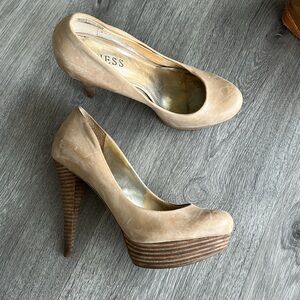 Guess high heel in six 6